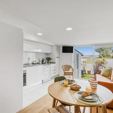 아파트 Sunny House With Private Terrace 빌라노바데가이아