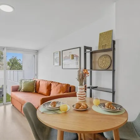 Sunny House With Private Terrace Apartament