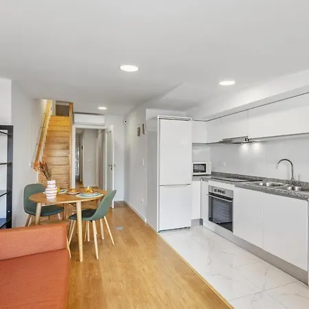 아파트 Sunny House With Private Terrace 빌라노바데가이아