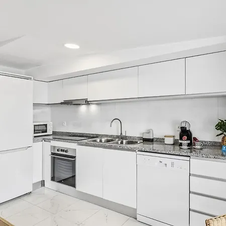 Sunny House With Private Terrace * 빌라노바데가이아